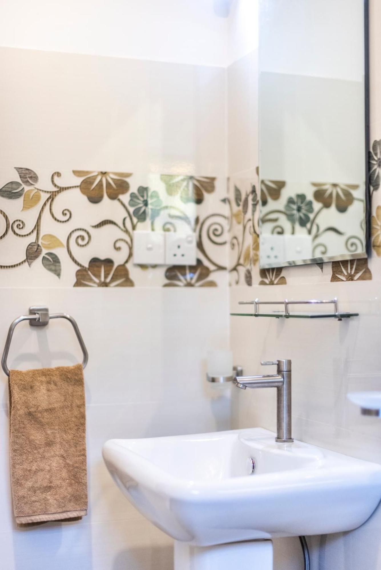 Makai Surf House Hotel Ahangama Ngoại thất bức ảnh