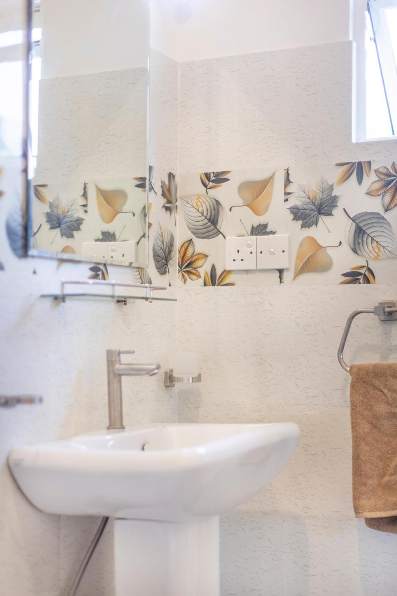 Makai Surf House Hotel Ahangama Ngoại thất bức ảnh
