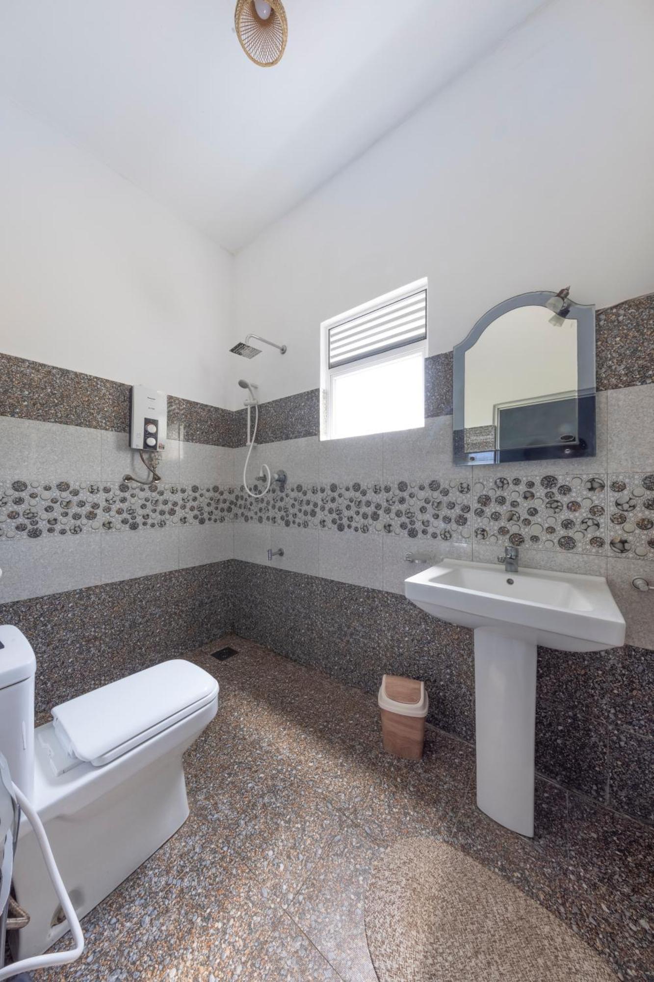Makai Surf House Hotel Ahangama Ngoại thất bức ảnh